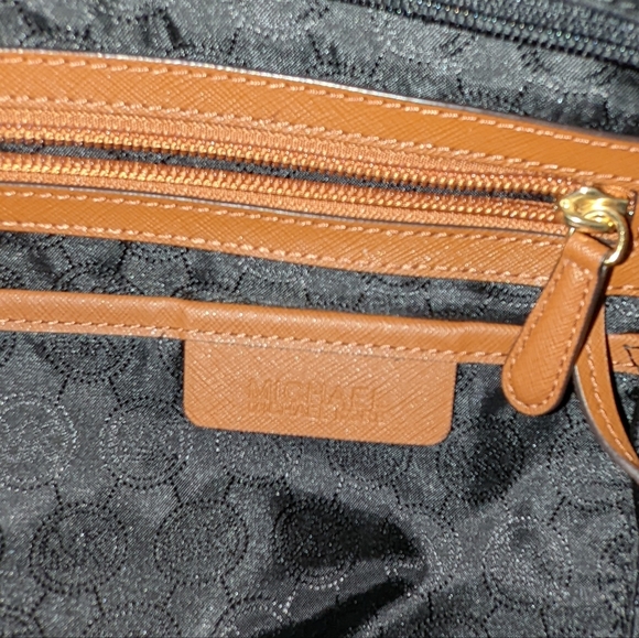 Michael Kors Kempton large nylon tote bag. - Picture 9 of 14